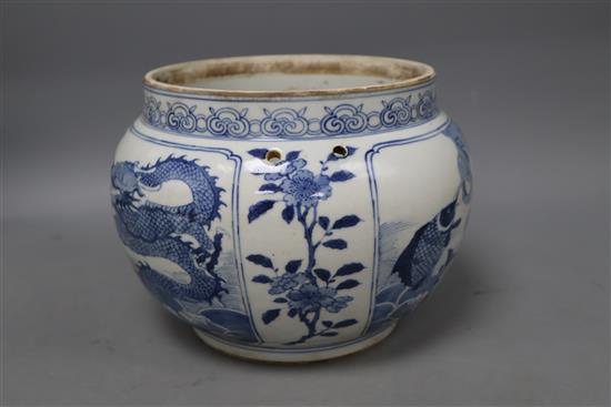 A Chinese blue and white dragon bowl, diameter 20cm, height 15cm